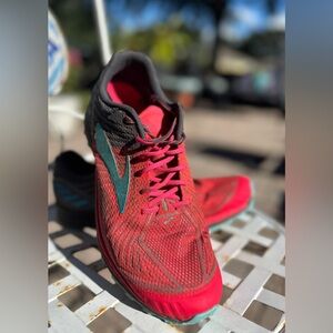 Brooks Women's Mazama Trail Running Shoes Size 10 Medium